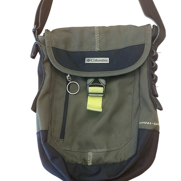 Columbia Olive and Black Men's Messenger Bag - Picture 1 of 8